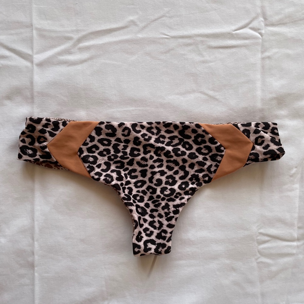 Acacia bottoms